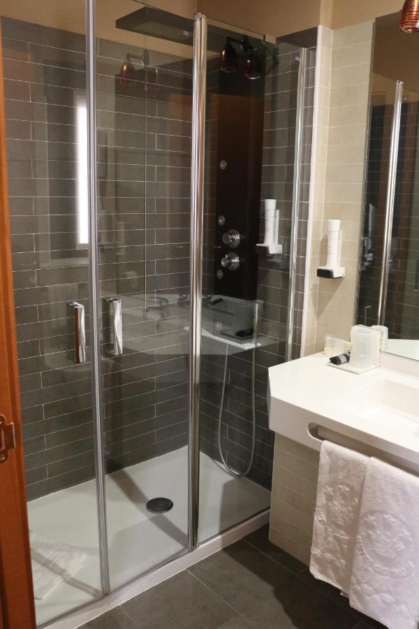 Hotel Garibaldi Vercelli Luaran gambar